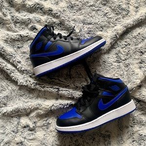 Air Jordan 1 Mids